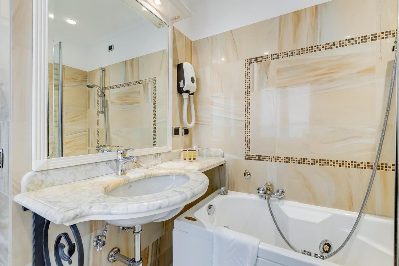 Hotel Cellini Hotel Rome